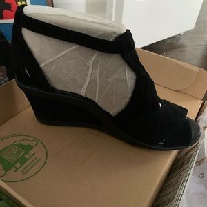 Earth shoes! Brand new! Black suede low wedge